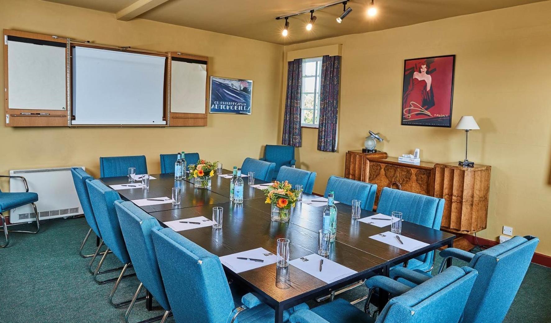 The Aviator Hotel Sywell ภายนอก รูปภาพ